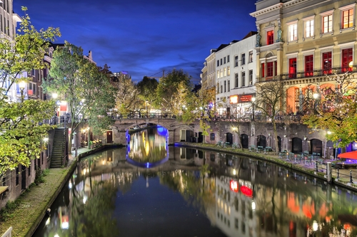 Utrechtse gracht op zomeravond