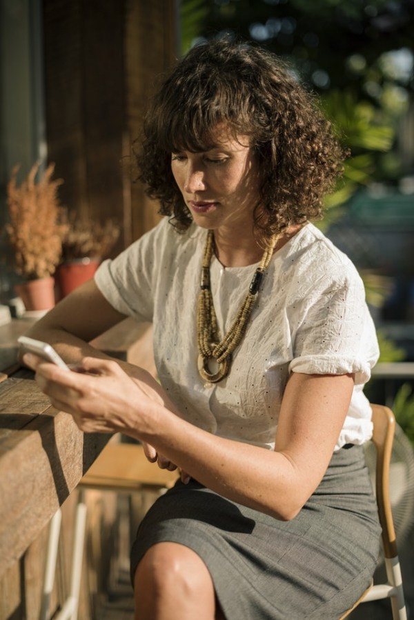 Vrouw met smartphone